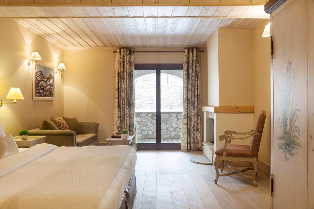 Santa Marina Arachova Hotel ภายนอก รูปภาพ