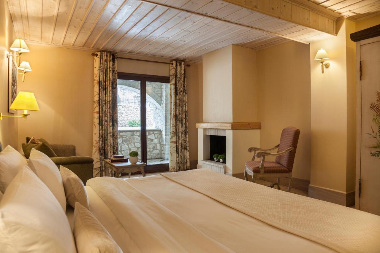 Santa Marina Arachova Hotel ภายนอก รูปภาพ